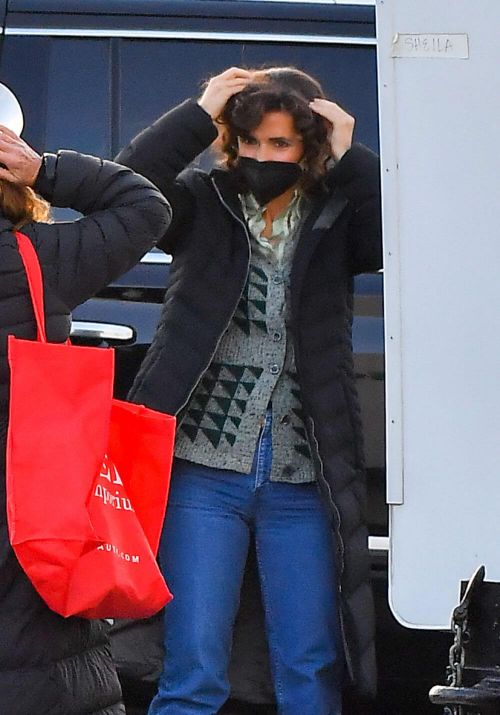 Rose Byrne is Seen on the Set of Physical in Santa Monica 03/11/2021 1