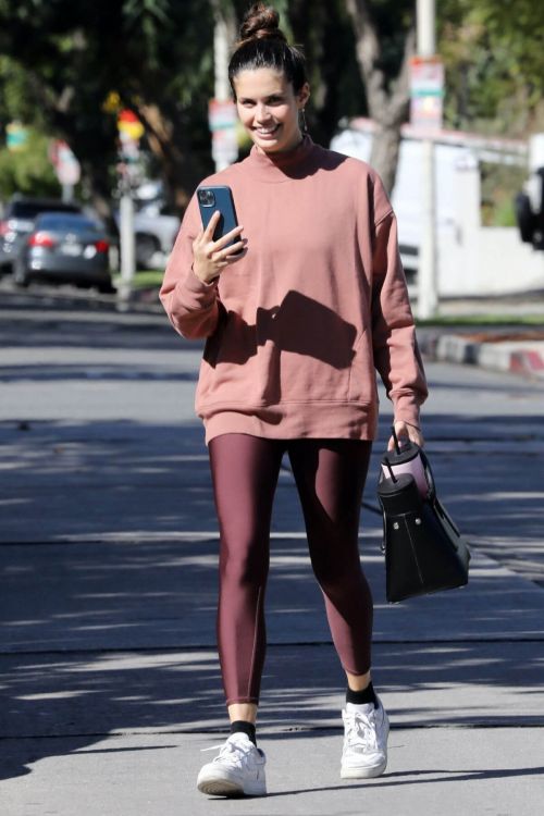 Sara Sampaio is Seen Leaving Pilates Class in Los Angeles 03/11/2021 4