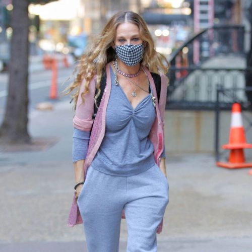 Sarah Jessica Parker Seen at Her SJP Collection Shoe Store in New York 03/12/2021 3