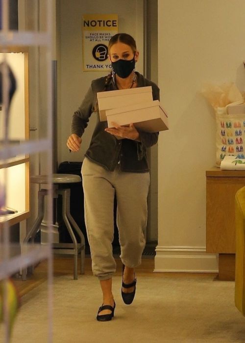 Sarah Jessica Parker Spotted at Her Store in New York 03/13/2021 1