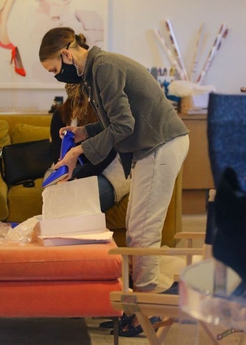 Sarah Jessica Parker Spotted at Her Store in New York 03/13/2021 3