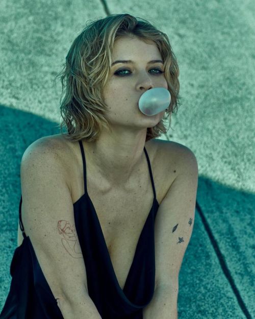 Sarah Jones Photoshoot for 1883 Magazine, 2021 3