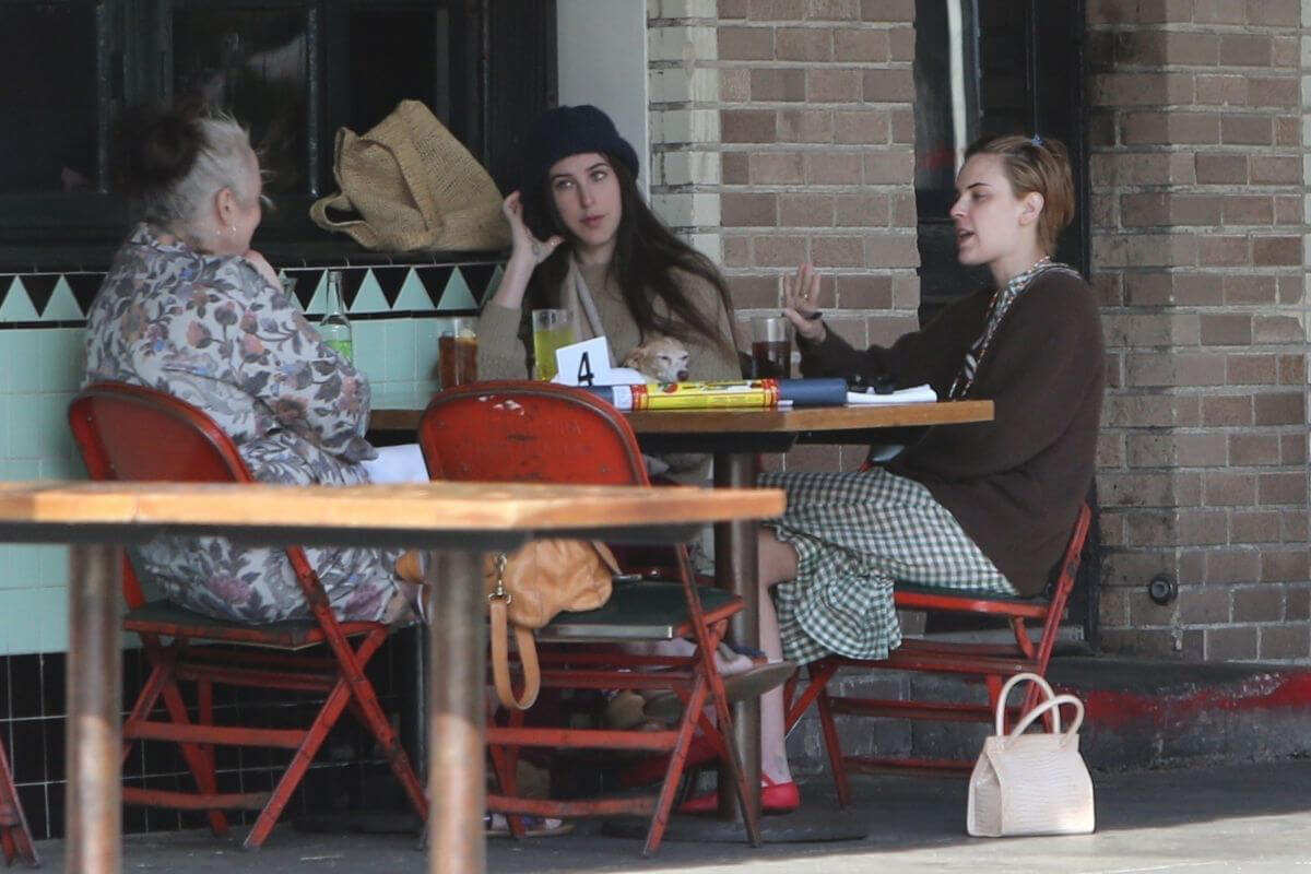 Scout Willis and Tallulah Willis Steps Out for Lunch at Little Dom's in Los Feliz 03/12/2021