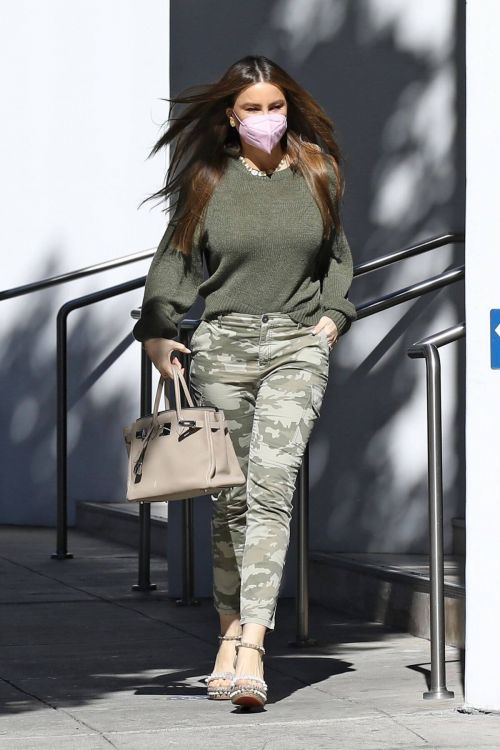 Sofia Vergara Out in Beverly Hills 02/24/2021 7