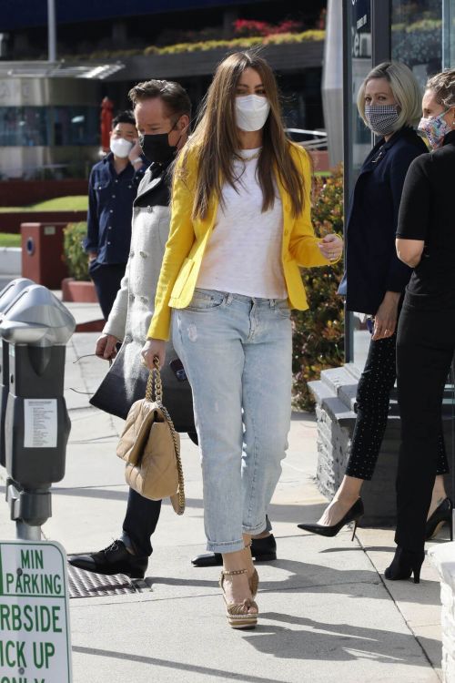 Sofia Vergara Steps Out for Shopping in West Hollywood 03/12/2021 2