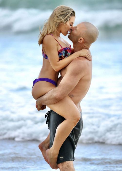 Sonja Marcelline and Mike Gunner Enjoys at a Beach in Gold Coast 02/23/2021 7