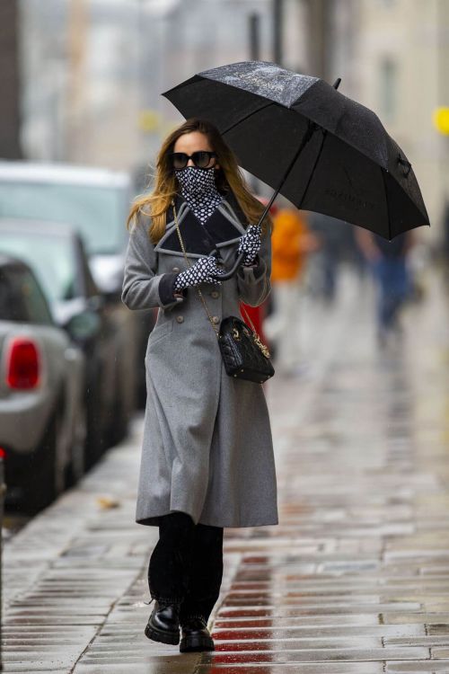 Suki Waterhouse Day Out in London 03/04/2021 3