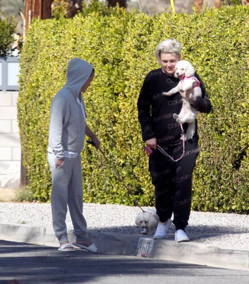 Taryn Manning Steps Out with Her Dogs in Palm Springs 03/09/2021 1