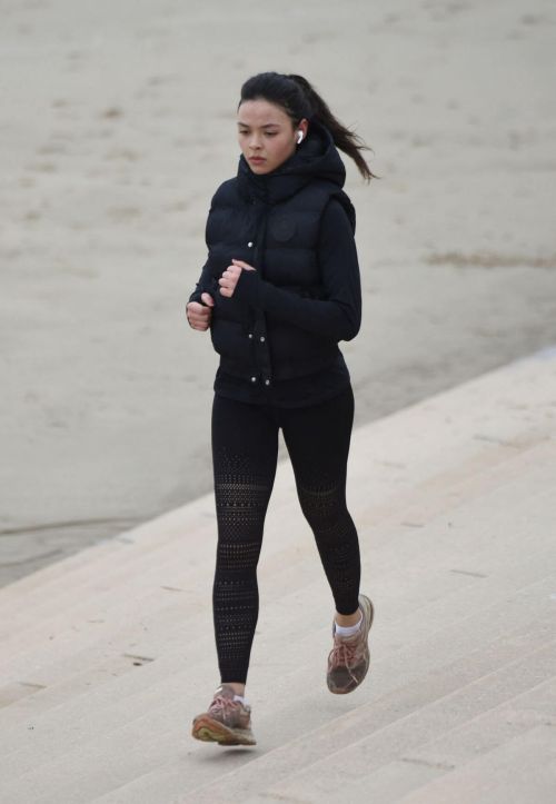 Vanessa Bauer in Black Sportswear Out Jogging at a Beach in Blackpool 03/09/2021 1