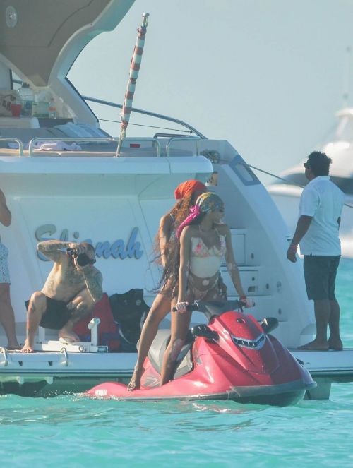 Winnie Harlow on Vacation as She Rides The Waves On A Jet Ski During Tropical Trip To Tulum, Mexico 02/24/2021 3