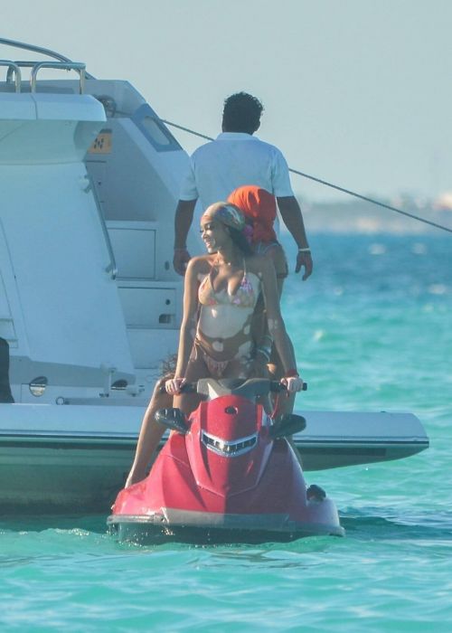 Winnie Harlow on Vacation as She Rides The Waves On A Jet Ski During Tropical Trip To Tulum, Mexico 02/24/2021 6