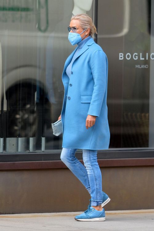 Yolanda Hadid Day Out in New York 03/11/2021 3