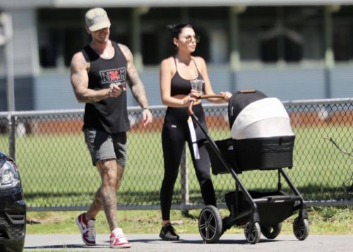 London Shay Goheen and Reece Hawkins Steps Out at Gold Coast 03/25/2021 1