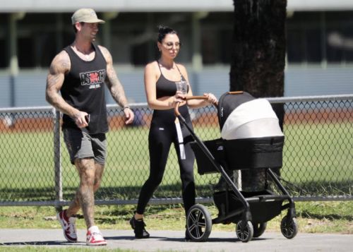 London Shay Goheen and Reece Hawkins Steps Out at Gold Coast 03/25/2021 3