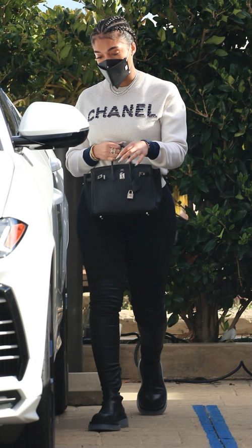 Lori Harvey Day Out for Lunch with Friends in Malibu 03/25/2021 3