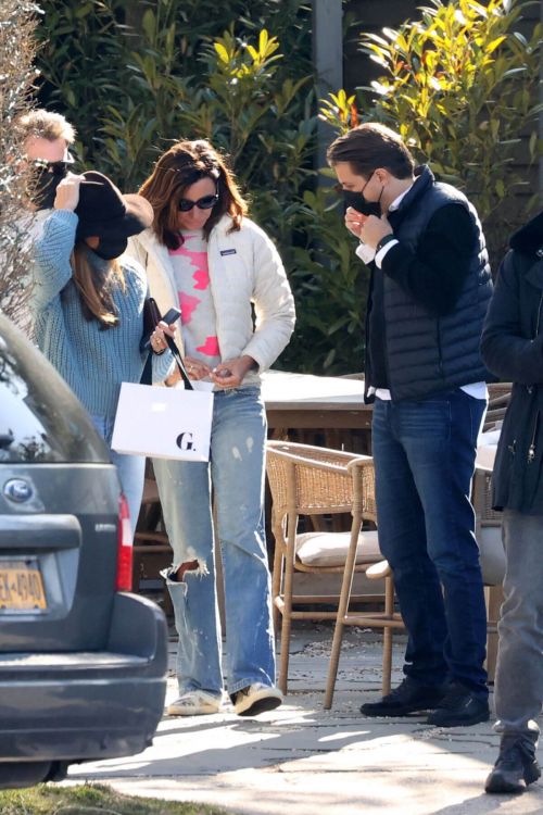 Luann de Lesseps Steps Out for Lunch in Sag Harbor 03/21/2021 1