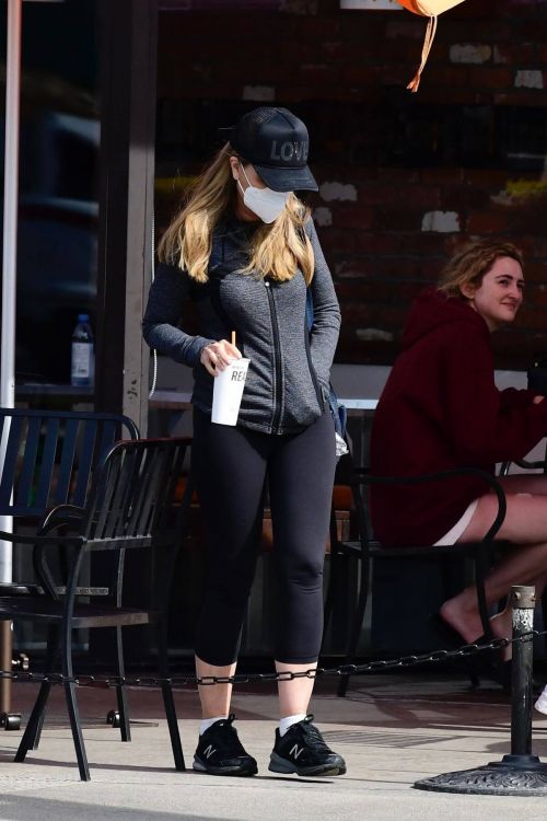 Maria Shriver Out and About for Lunch in Brentwood 03/19/2021 2
