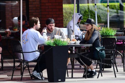 Maria Shriver Out and About for Lunch in Brentwood 03/19/2021 5