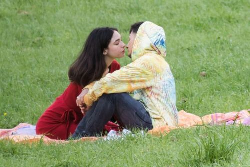 Matilda De Angelis and William Mezzanotte Seen at a Park in Rome 03/25/2021 1