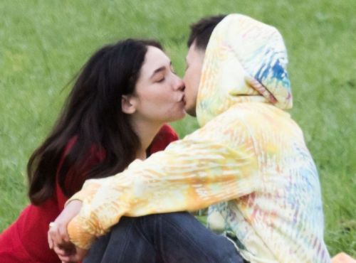 Matilda De Angelis and William Mezzanotte Seen at a Park in Rome 03/25/2021 8