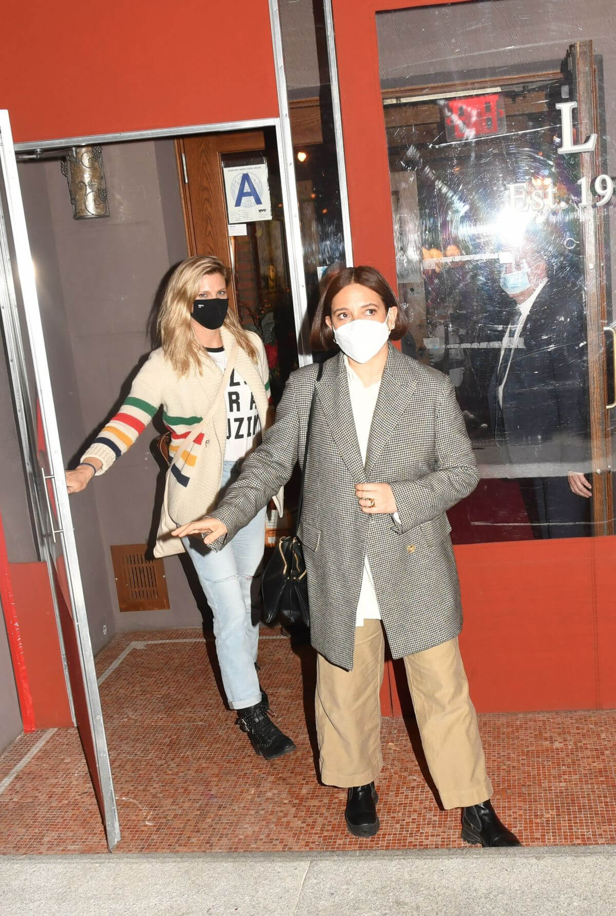 Maya Rudolph and Lindsay Shookus Seen Leaving SNL Rehearsal in New York 03/24/2021