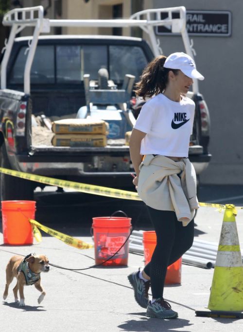 Minka Kelly Hikes with Her Dog in Hollywood Hills 03/22/2021 6