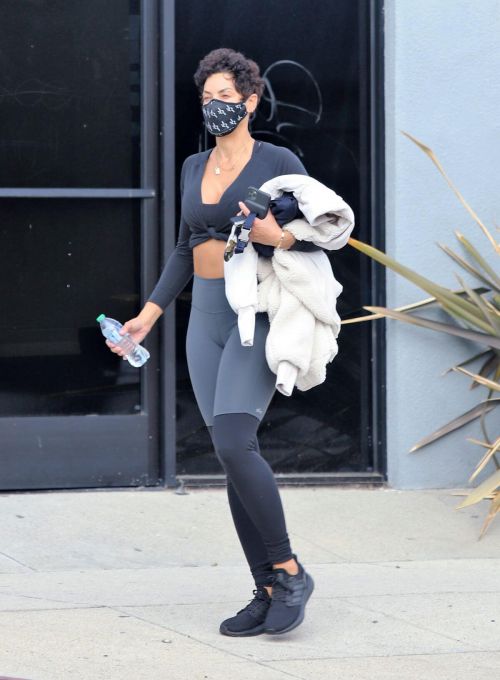 Nicole Murphy is Leaving a Gym in Los Angeles 03/18/2021 3