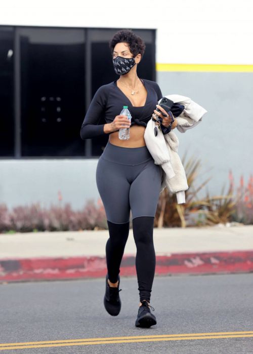 Nicole Murphy is Leaving a Gym in Los Angeles 03/18/2021 6