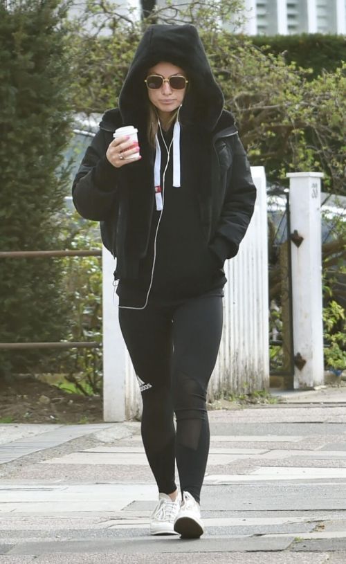 Olivia Wilde is Seen Leaving a Gym in London 03/25/2021