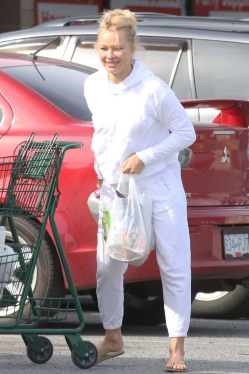 Pamela Anderson Out and About For Shopping in Ladysmith 03/19/2021 1