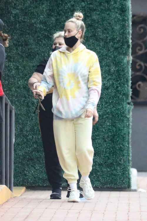 Peta Murgatroyd Out and About in Los Angeles 03/20/2021 1