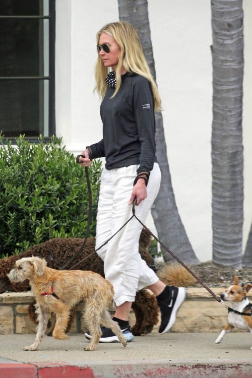 Portia de Rossi Steps Out with Her Dog in Montecito 03/22/2021 3