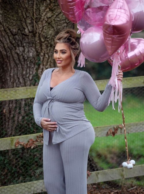 Pregnant Lauren Goodger Seen on the Set of a Photoshoot in London 03/23/2021