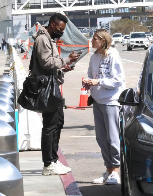 Rachel Kirchhoff Spotted at LAX Airport in Los Angeles 03/20/2021 3
