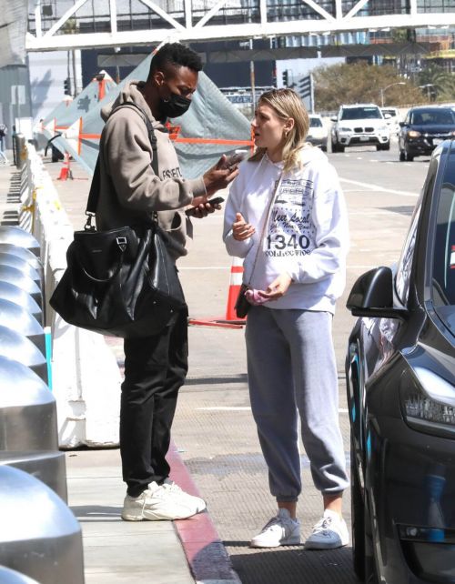 Rachel Kirchhoff Spotted at LAX Airport in Los Angeles 03/20/2021 6