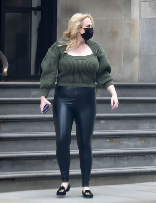 Rebel Wilson is Leaving Her Hotel in London 03/24/2021 1