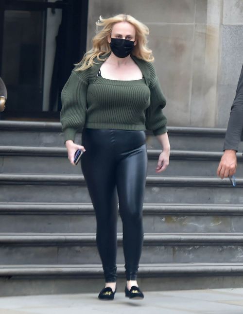 Rebel Wilson is Leaving Her Hotel in London 03/24/2021 4