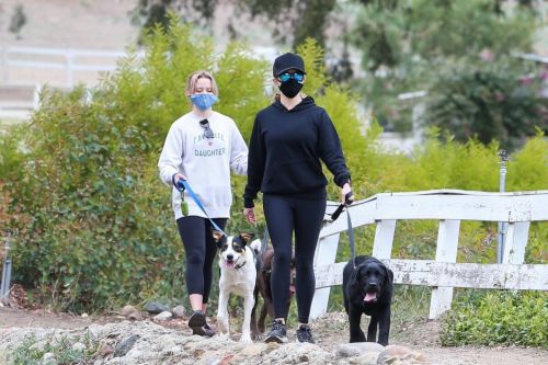 Reese Witherspoon and Ava Phillippe Hiking in Brentwood 03/22/2021 2