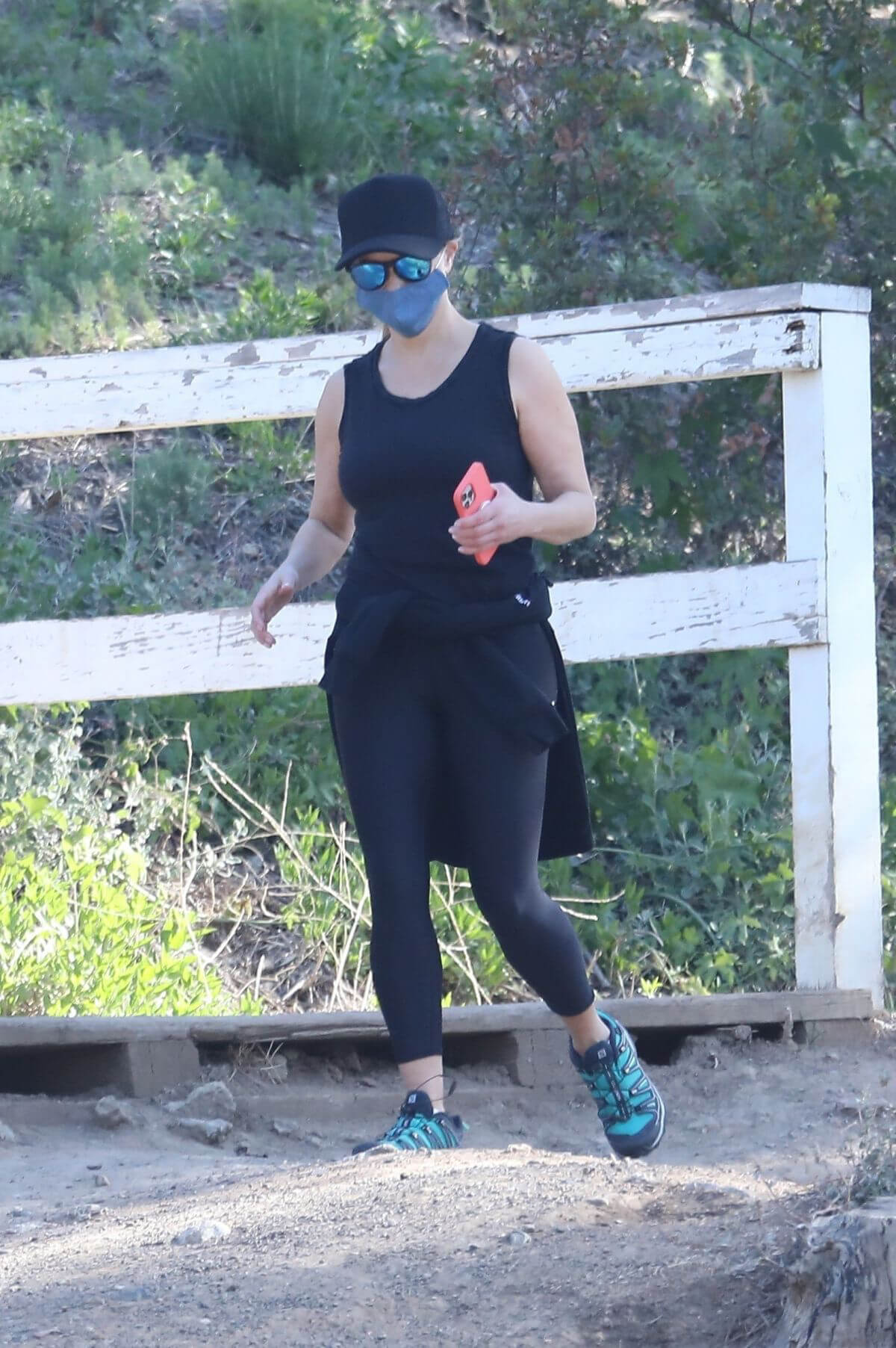Reese Witherspoon Hikes in Brentwood 03/19/2021 3