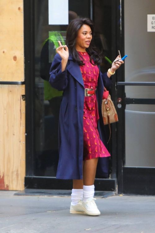 Regina Hall Spotted on the Set of Black Monday in Los Angeles 03/24/2021 3