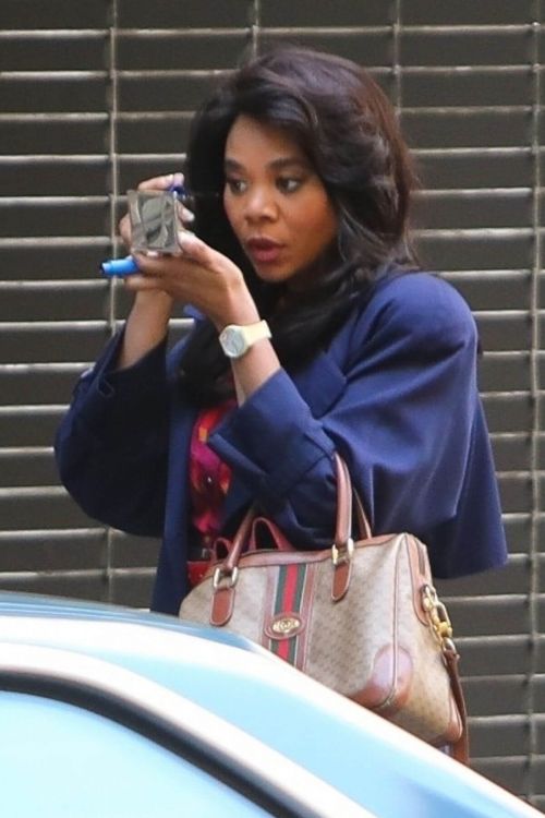 Regina Hall Spotted on the Set of Black Monday in Los Angeles 03/24/2021 5