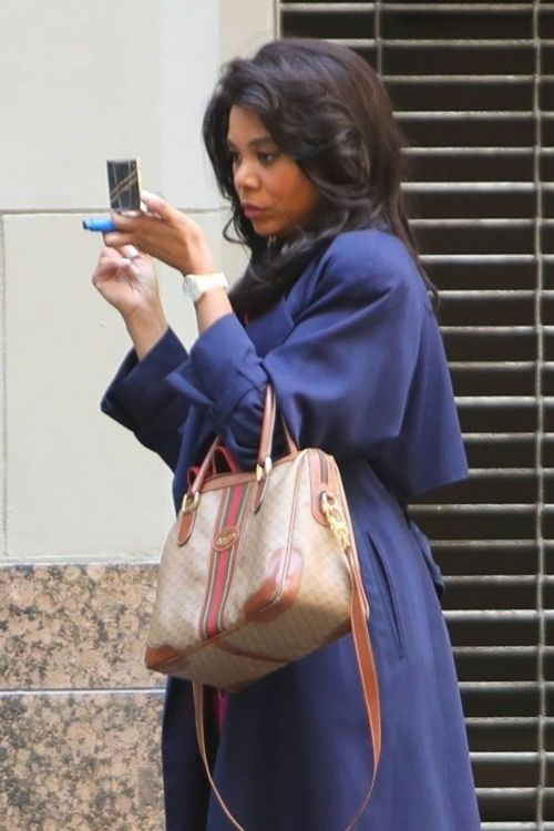 Regina Hall Spotted on the Set of Black Monday in Los Angeles 03/24/2021 9