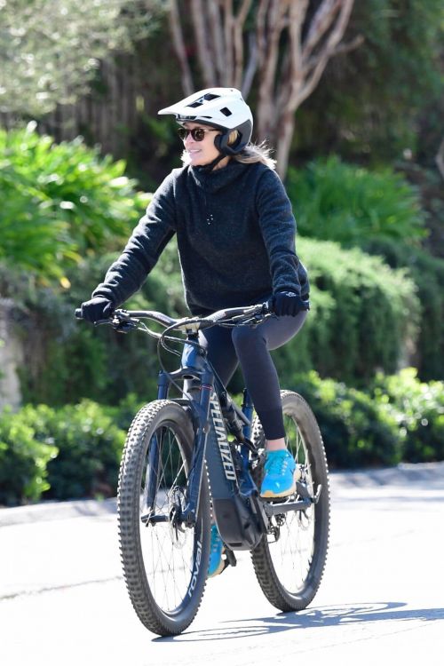 Robin Wright Out and About for a Bike Ride in Brentwood 03/21/2021 1
