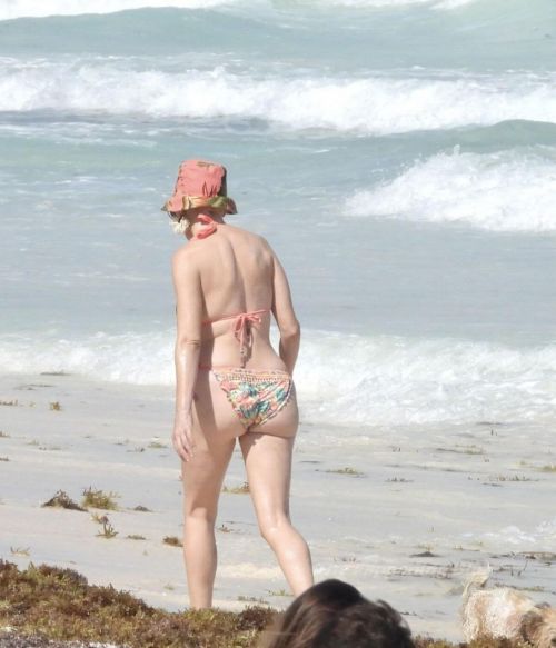 Rose McGowan Enjoys in Bikini at a Beach in Mexico 03/23/2021 4