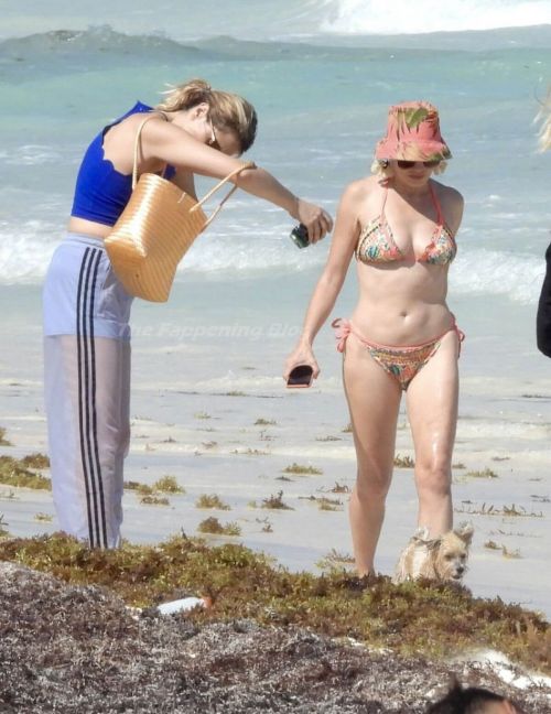 Rose McGowan Enjoys in Bikini at a Beach in Mexico 03/23/2021 3