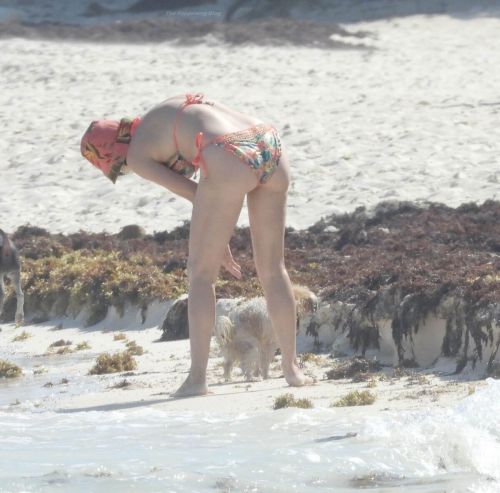 Rose McGowan Enjoys in Bikini at a Beach in Mexico 03/23/2021 7