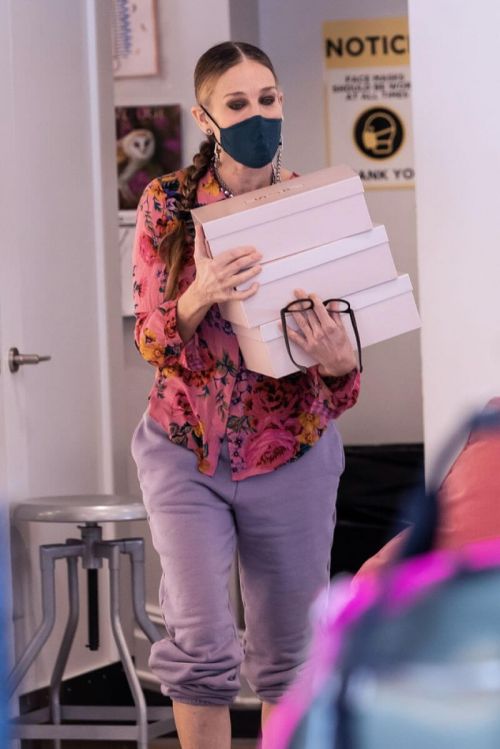 Sarah Jessica Parker Seen at Her SJP Shoestore in New York 03/20/2021 3