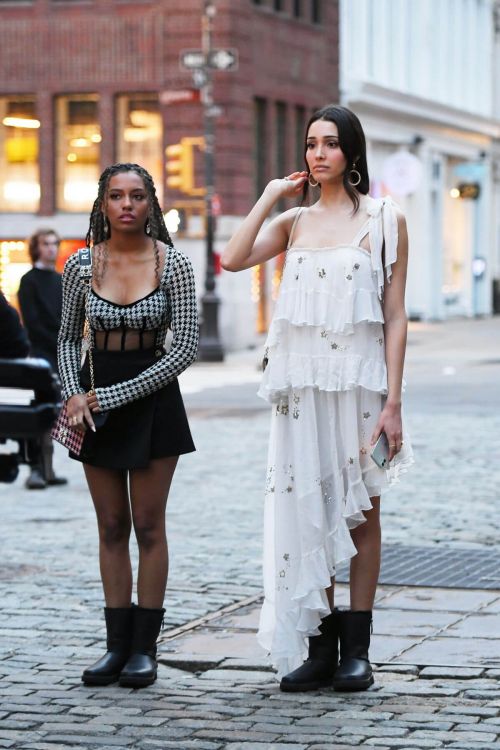 Savannah Lee Smith and Zion Moreno Seen on the Set of Gossip Girl Reboot 03/25/2021 4