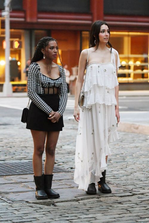 Savannah Lee Smith and Zion Moreno Seen on the Set of Gossip Girl Reboot 03/25/2021 5