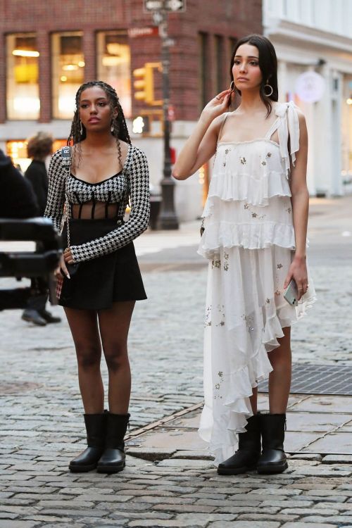 Savannah Lee Smith and Zion Moreno Seen on the Set of Gossip Girl Reboot 03/25/2021 6